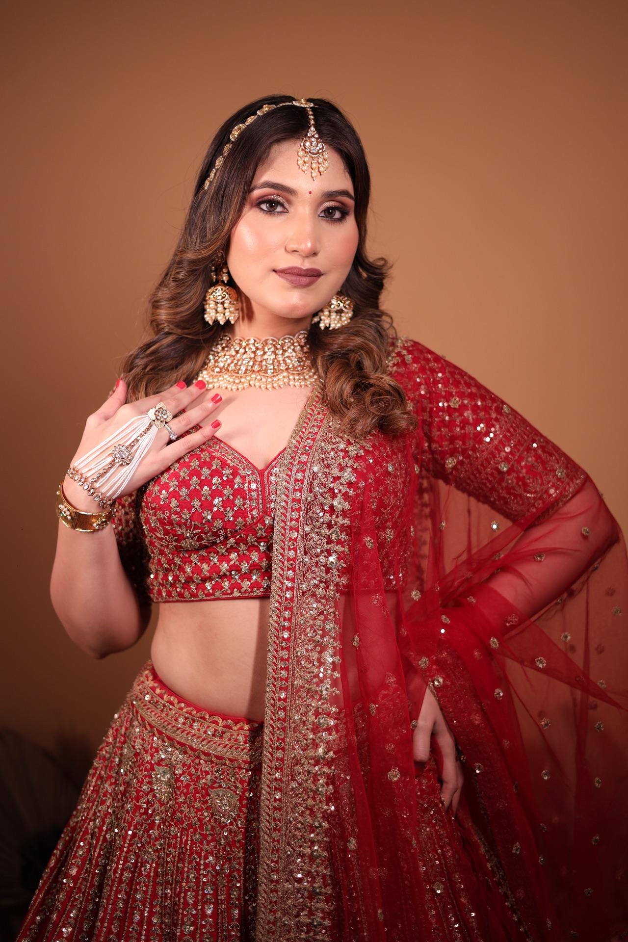 Makeup detail - smokey eye