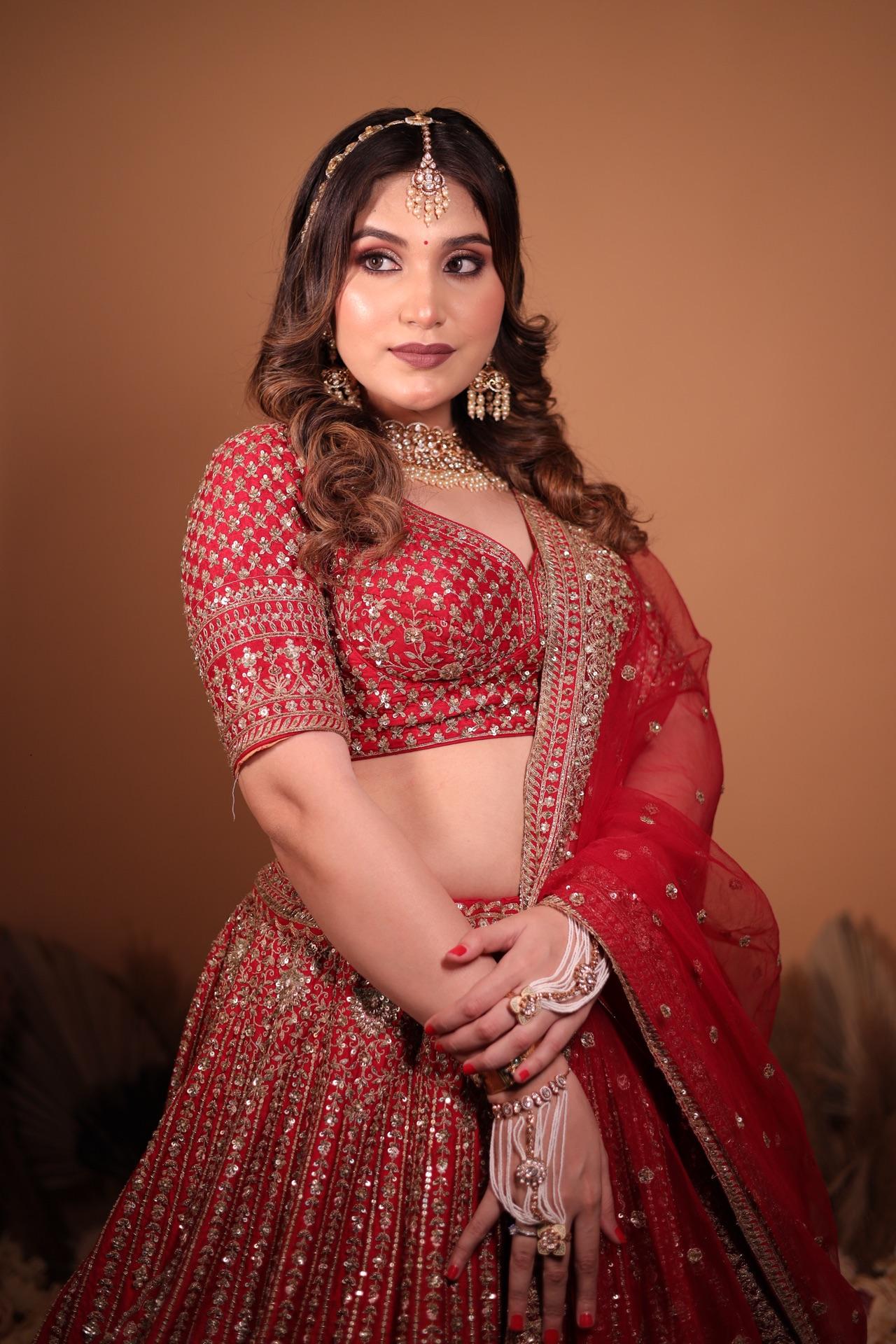 Hair and jewellery detail